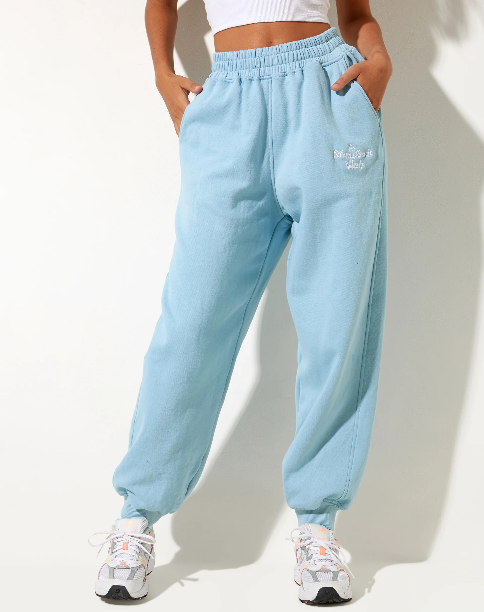 Roider Jogger in Nantucket Blue Motel Beach Club - Awmao