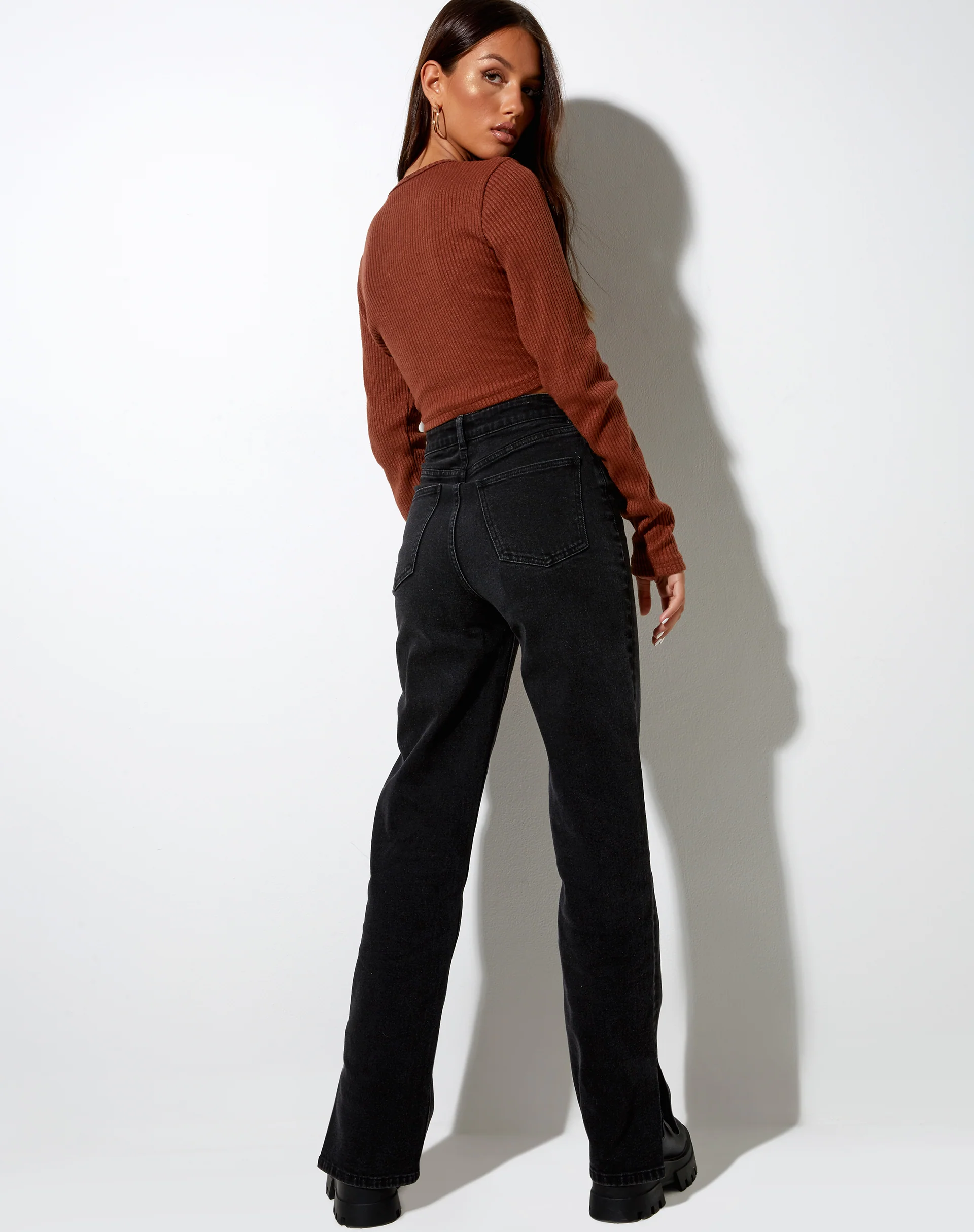 Viney Cardigan in Rib Chocolate - Awmao